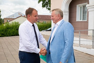 Сократить количество чиновников и повысить эффективность управления